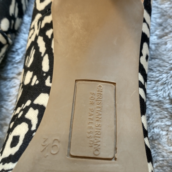 Women's Peep Toe Heels - Picture 3 of 4